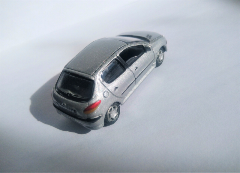 Illustration for article titled French Friday: A 1:72 Peugeot